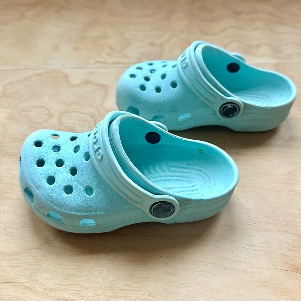 Crocs Classic Clogs Toddler Size 6/7 | Aqua Blue